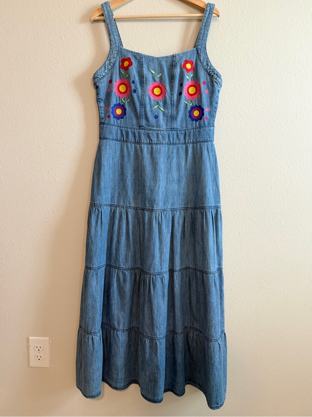 bebe Medium Blue Denim Jeans with Label